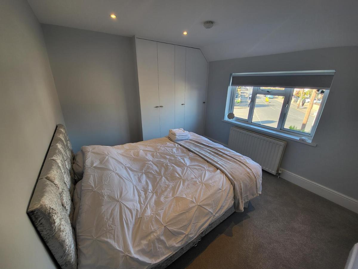 High Spec Large 6 Bedroom House! Kingston upon Thames  Dış mekan fotoğraf