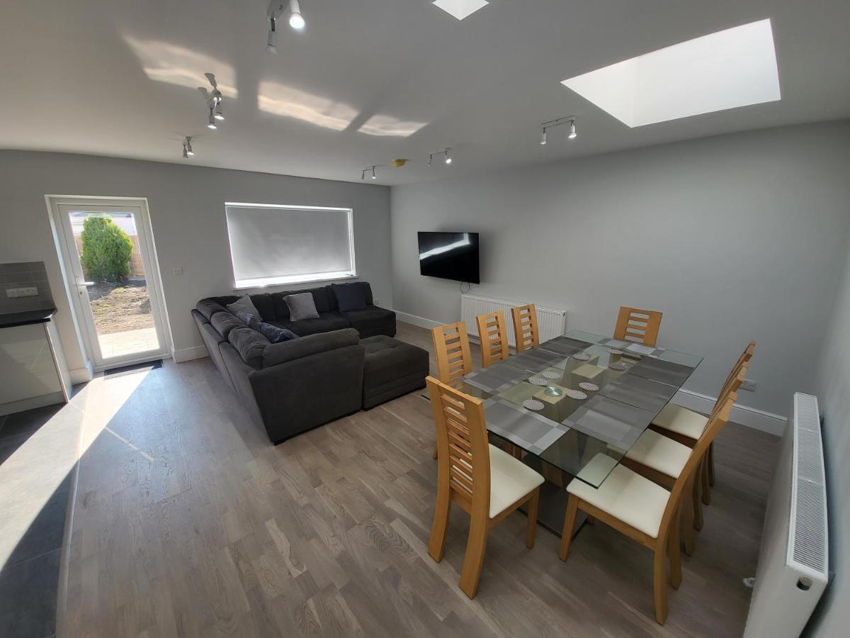 High Spec Large 6 Bedroom House! Kingston upon Thames  Dış mekan fotoğraf