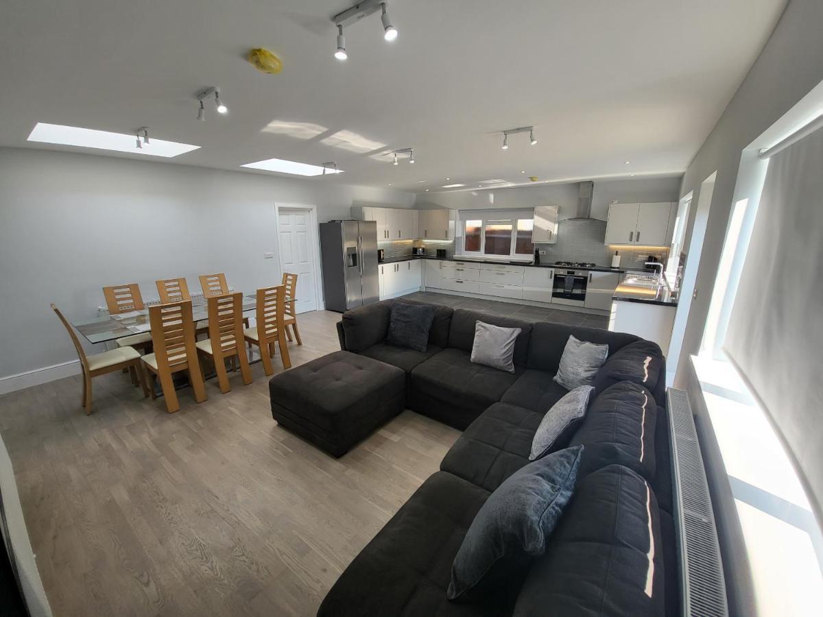 High Spec Large 6 Bedroom House! Kingston upon Thames  Dış mekan fotoğraf